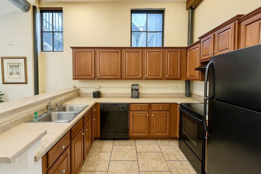 Building Photo - 521 N Jefferson Ave