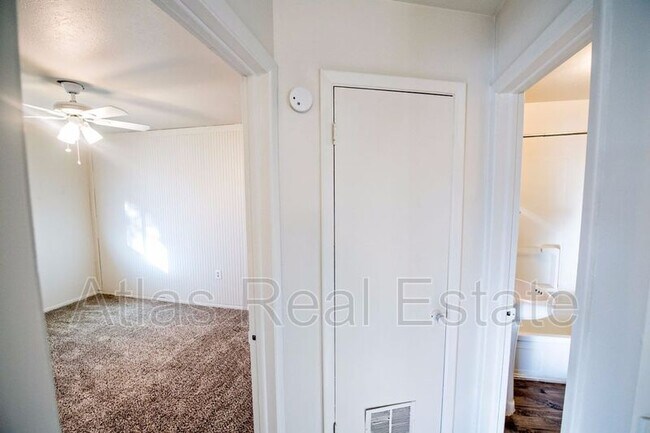 Building Photo - 891 Egbert St