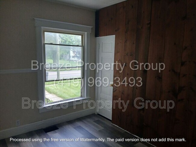 Building Photo - 621 N Metcalf St