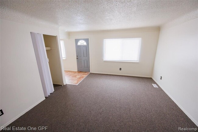 Building Photo - 14960 Alberta Ave