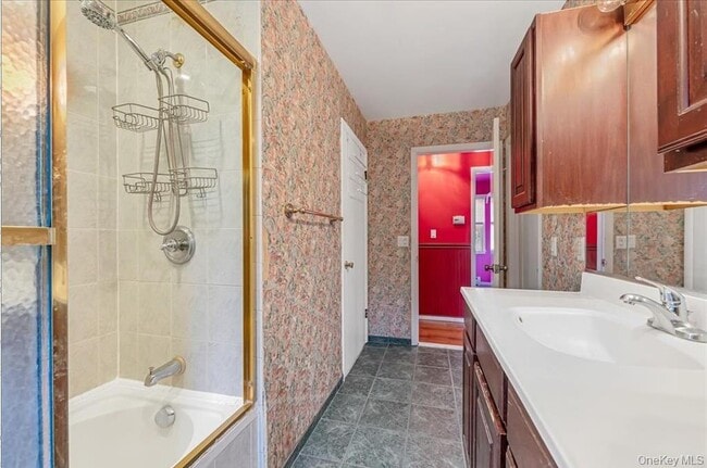 Building Photo - 93 Capital Dr