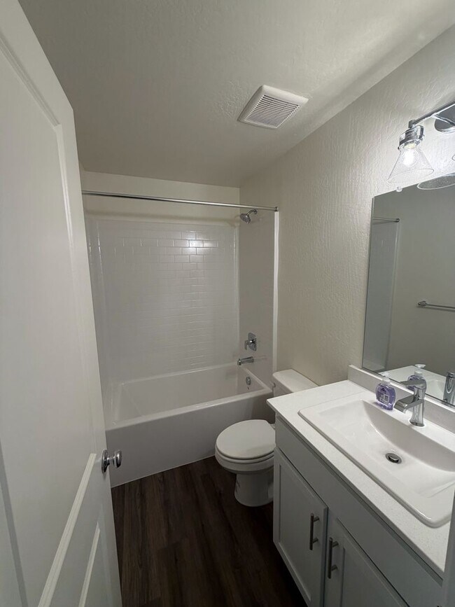 Building Photo - Brand New Turnkey Home