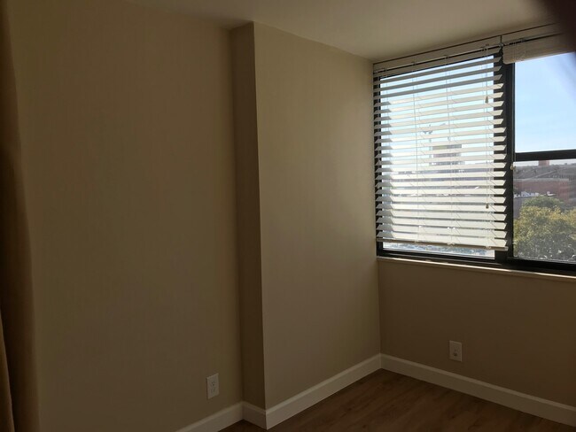 Building Photo - 270 Marin Blvd