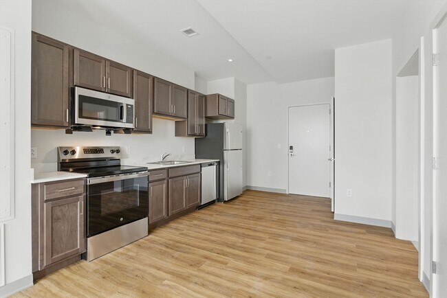 Primary Photo - 1170 Tremont St