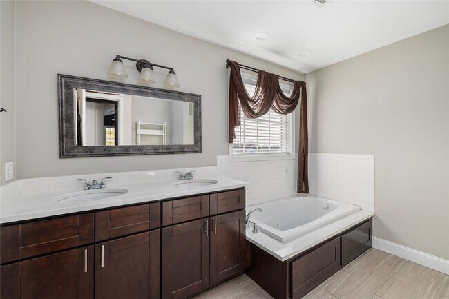 Building Photo - 227 Marshall Ave