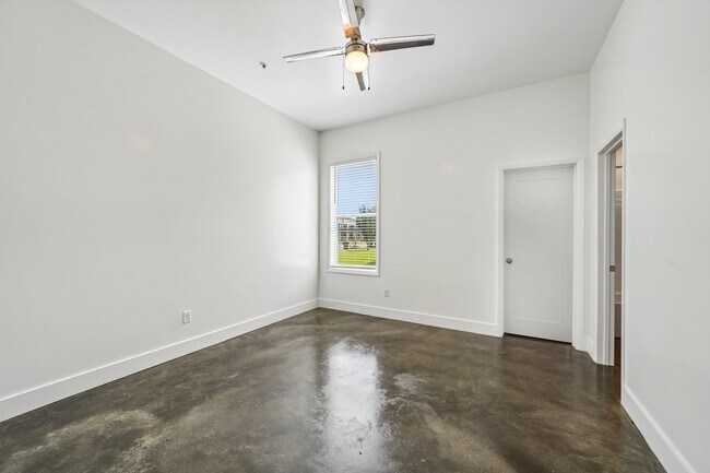 Building Photo - 501 Wesley Pl