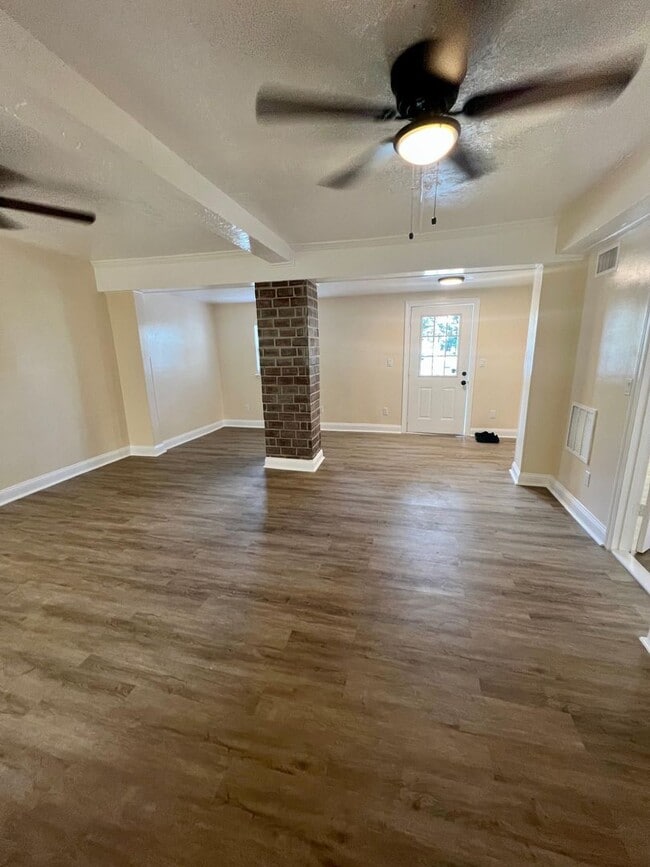 Building Photo - 2705 Riverside Ave