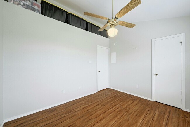 Building Photo - 1411 Gracy Farms Ln