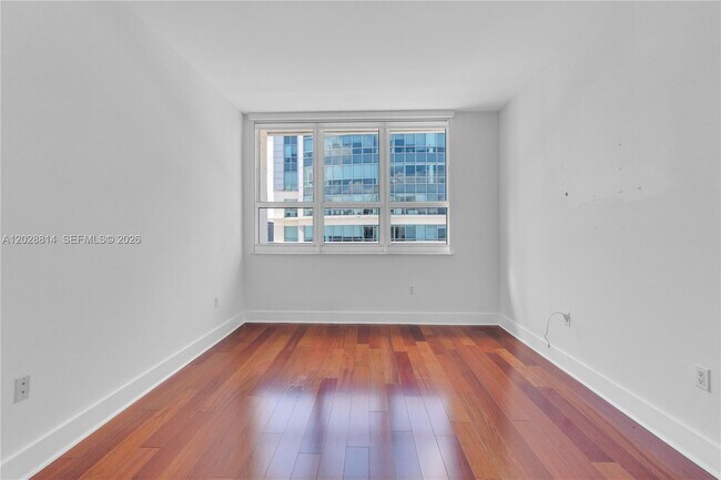 Building Photo - 1155 Brickell Bay Dr