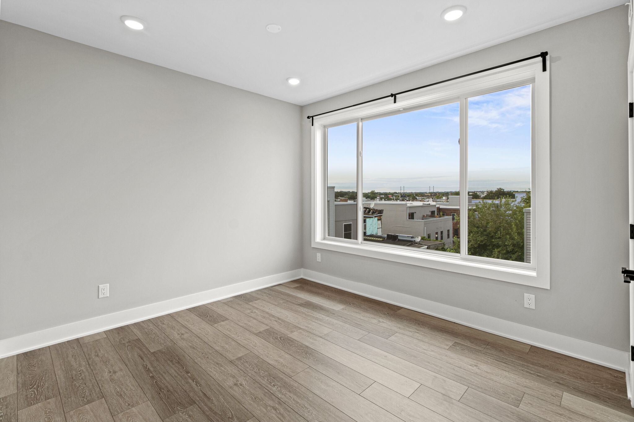 Building Photo - 2625 W Jefferson St