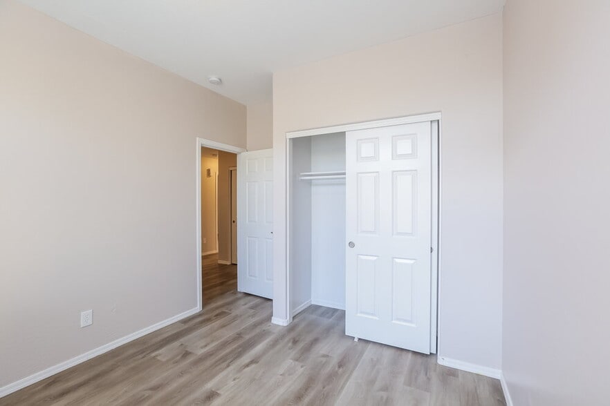 Building Photo - 7302 S 253rd Ave
