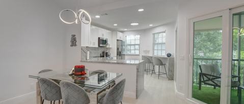 Building Photo - 6553 Via Regina