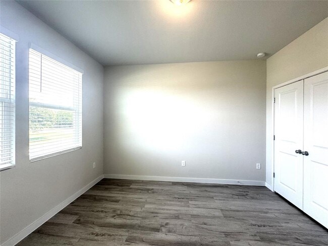 Building Photo - 15102 Ryman Rd