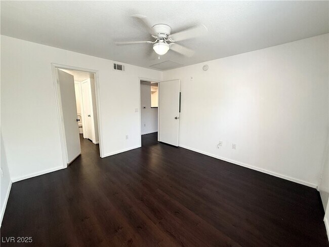 Building Photo - 555 E Silverado Ranch Blvd