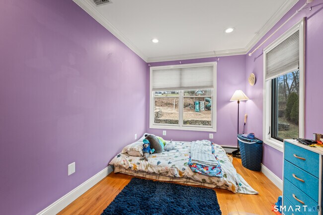 Building Photo - 297 South Rd