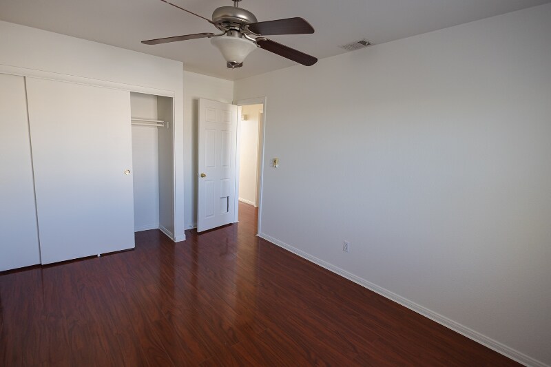 Building Photo - 7873 Laurelton Pl