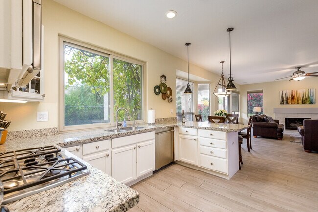 Building Photo - 6417 E Marilyn Rd