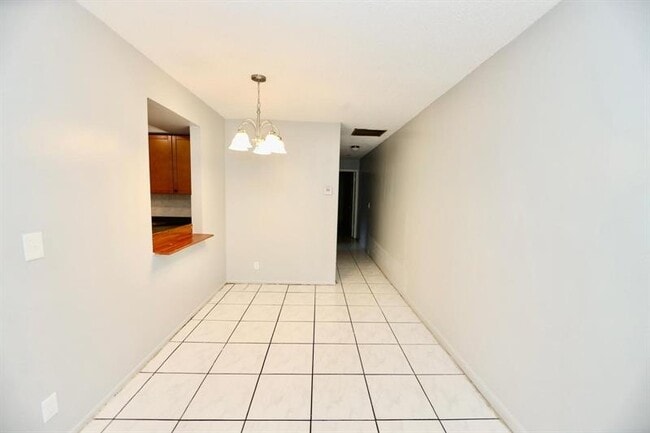 Building Photo - 7851 SW 10th Ct