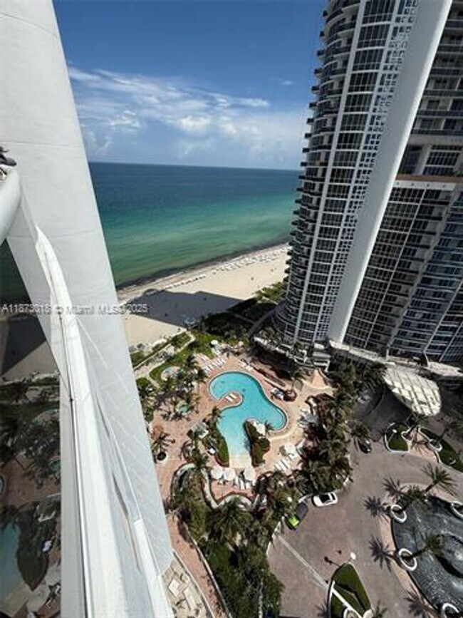 Building Photo - 18201 Collins Ave