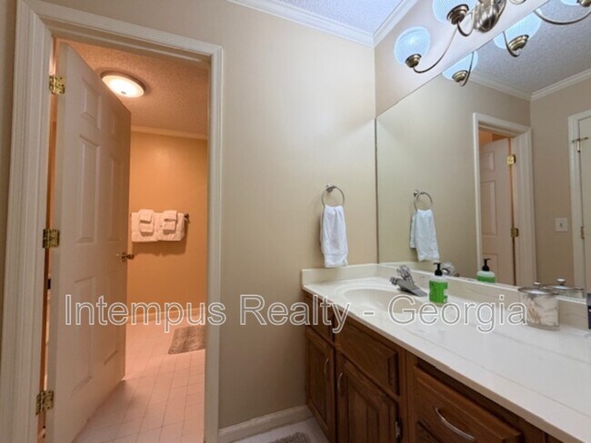 Building Photo - 118 Weatherburne Dr