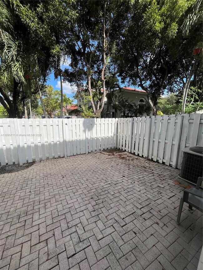 Building Photo - 10913 NW 43rd Ln