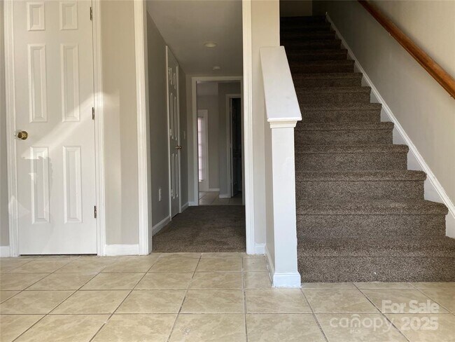Building Photo - 3854-A Bullard Street