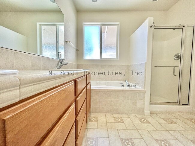 Building Photo - 1040 Aspen Grove Cir