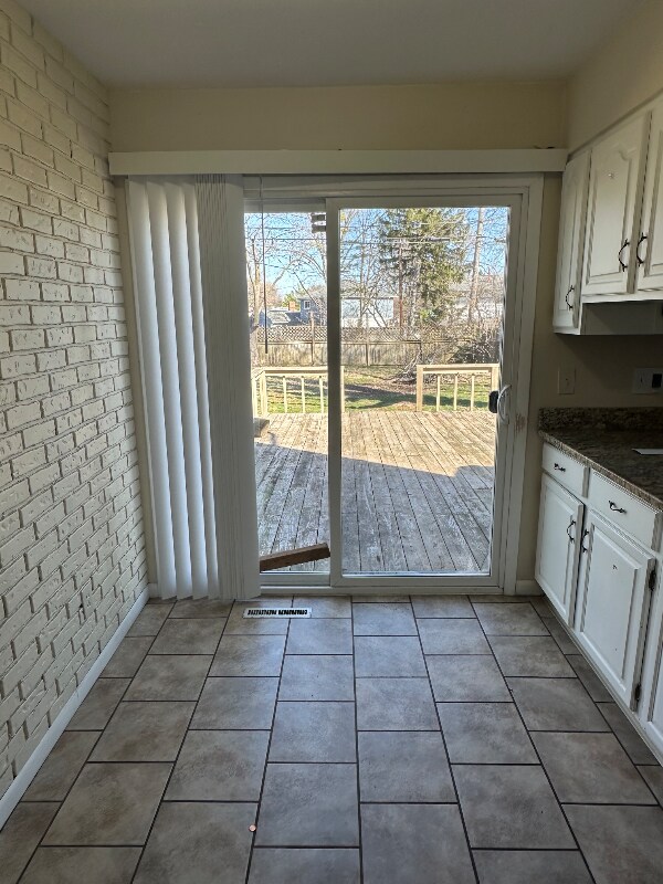 Building Photo - 6902 Ardelle Dr