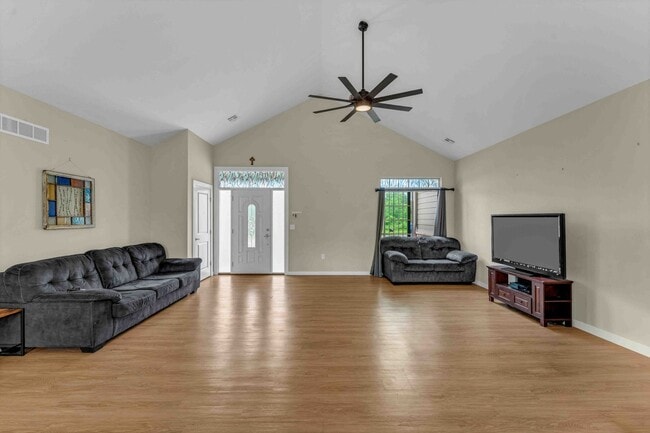 Building Photo - Italian Estates Property Management