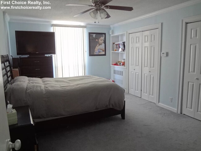 Building Photo - 77 Pond Ave