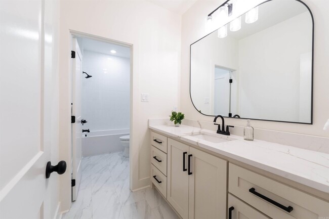 Building Photo - 141 Ridgeview Trl