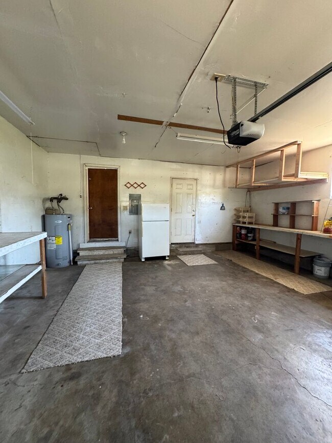 Building Photo - 3863 Bourne St