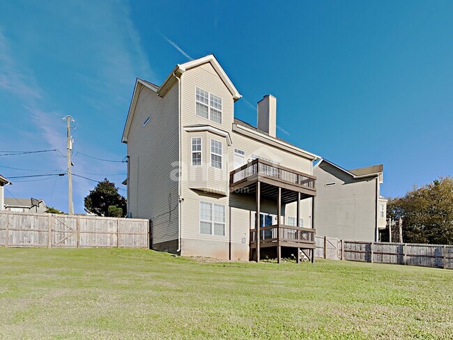 Building Photo - 3112 Creekview Ln