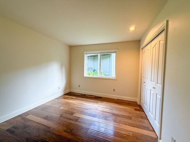 Building Photo - 4bd/3.25ba Seattle House