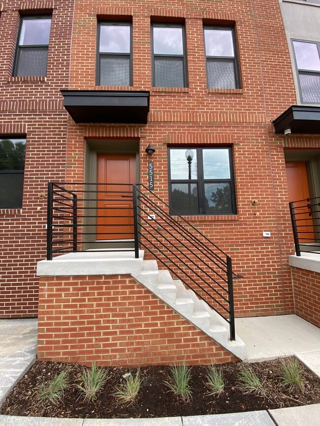 Building Photo - 5515 South Dakota Ave NE