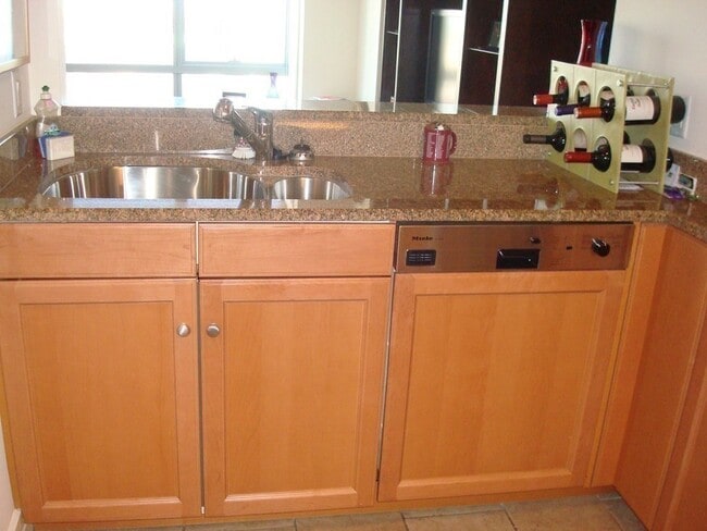 Building Photo - 1 Avery St