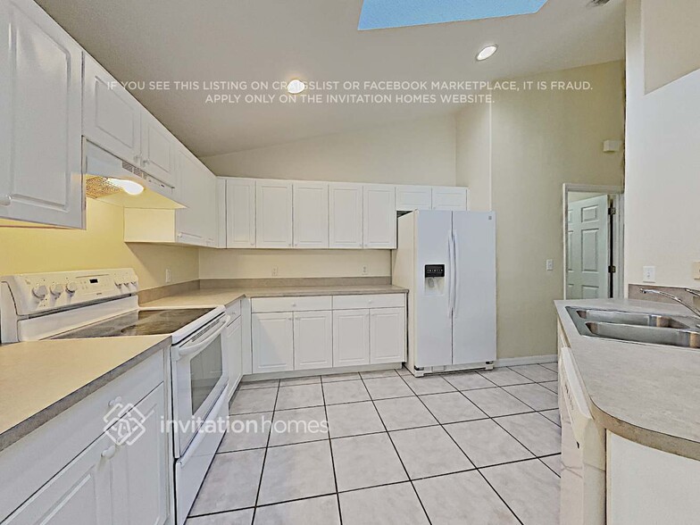 Building Photo - 5110 Volusia Ave