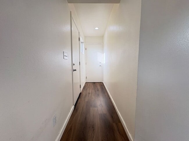 Building Photo - Recently Updated