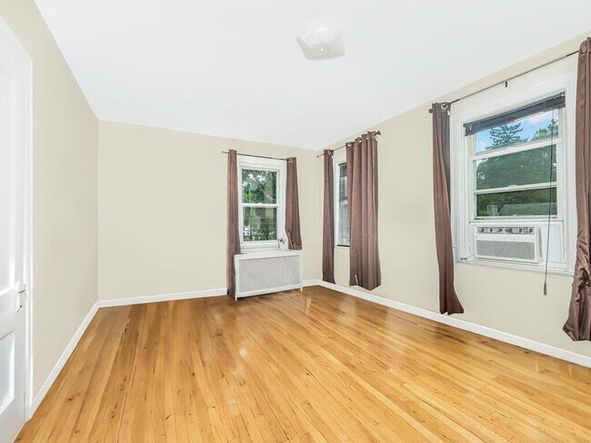 Building Photo - 48 Tibbetts Rd