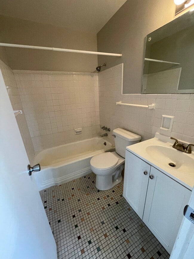 Building Photo - 1444 Campbell Ave