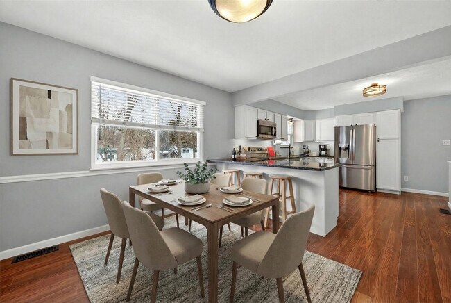 Building Photo - 1203 Dorne Dr