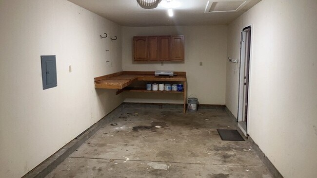 Building Photo - 325 Halifax Dr