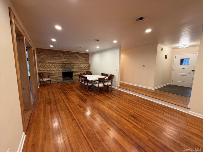 Building Photo - 12 East Pl