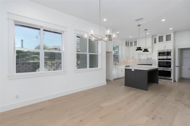 Building Photo - 3964 Hogan Dr