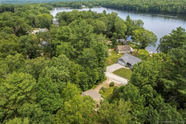 Building Photo - 145 Lakeside Dr