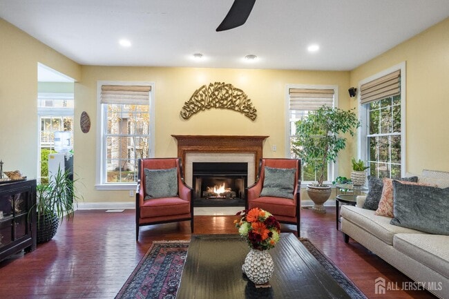 Building Photo - 2 Spinnaker Dr