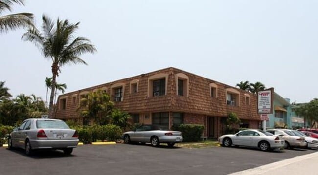 Interior Photo - 100 Isle of Venice Ft. Lauderdale, FL 33301