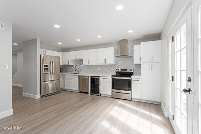 Building Photo - 3701 E Monterosa St