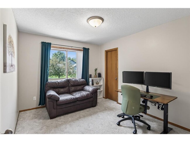 Building Photo - 4133 Sunset Trail N