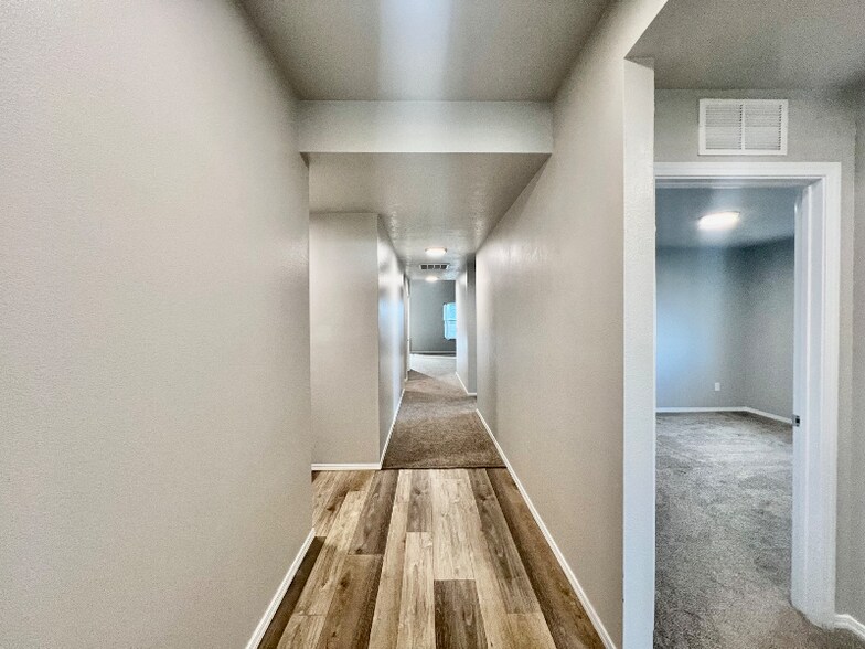 Building Photo - 11929 W Skyhaven St